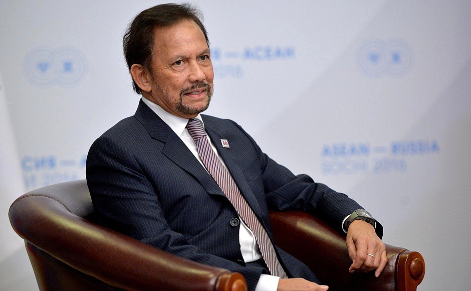 El nombre completo del sultán de Brunei es Haji Hassanal Bolkiah Mu'izzaddin Waddaulah ibni Al-Marhum Sultan Haji Omar Ali Saifuddien Sa'adul Khairi Waddien. Foto: Kremlin.ru