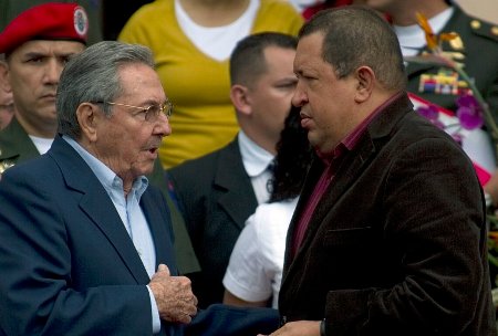 Raúl Castro y Hugo Chávez AFP