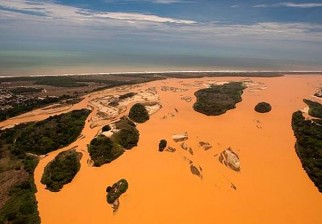 El peor desastre ambiental minero de Brasil llega al mar. Foto: Agencia EFE