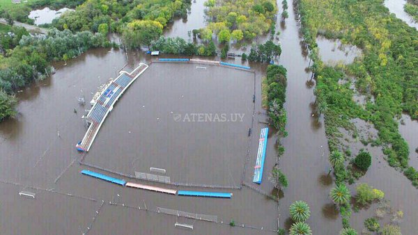 Estadio Atenas de San Carlo inundado, (Maldonado).| Foto: Twitter @ClubAtenasUy