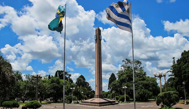 Frontera con Brasil en Rivera. 