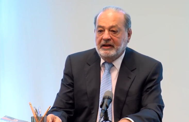 Carlos Slim durante su conferencia de prensa este viernes. 