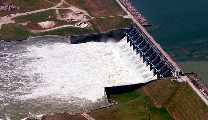 Se desborda la principal presa de Houston a causa del Harvey; las autoridades ordenan evacuar la zona. Foto ilustrativa de archivo.