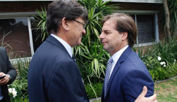 Gerardo García Pintos y Luis Lacalle Pou. Foto: Confederación de Cámaras Empresariales. 