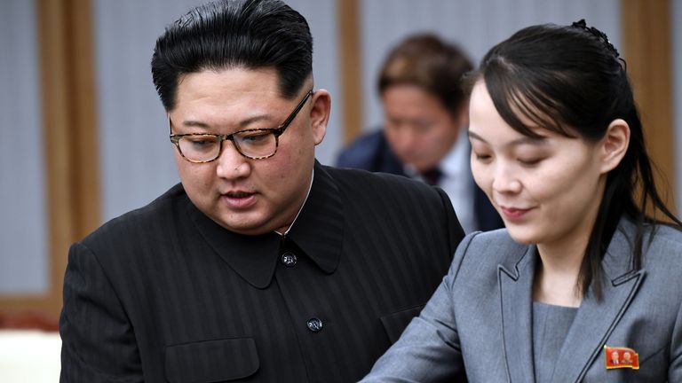Los hermanos Kim en un evento oficial. Foto: Gobierno de Corea del Norte
