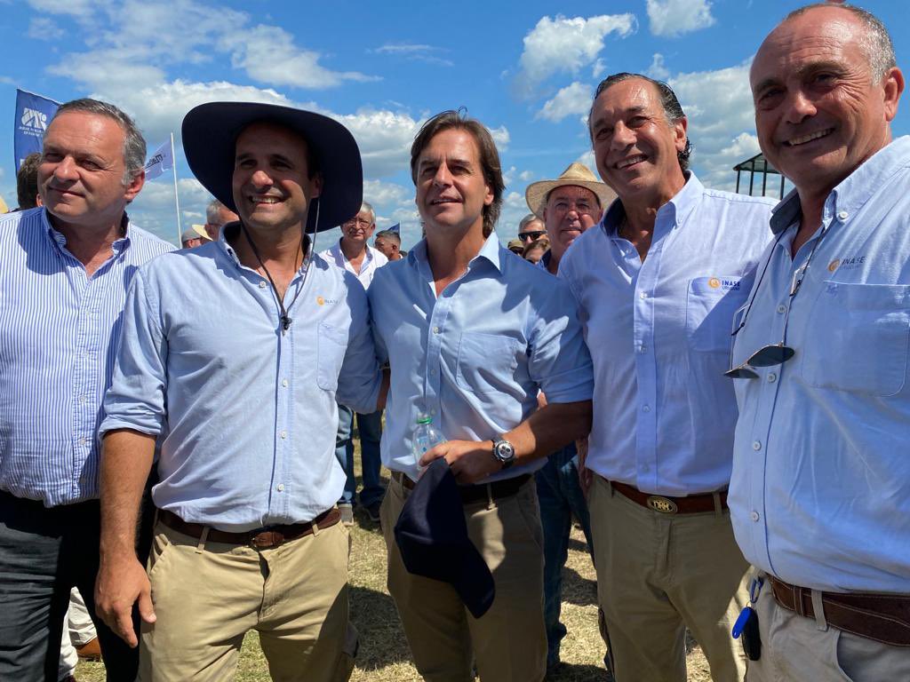 Lui Lacalle Pou together with Álvaro Delgado participated in the inauguration of the Expo Activa, in Soriano, this Tuesday.  Photo: Twitter / Luis Lacalle Pou