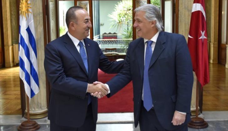 El ministro de Relaciones Exteriores de Turquía, Mevlüt Çavusoglu, junto al canciller, Francisco Bustillo. Foto: Cancillería.