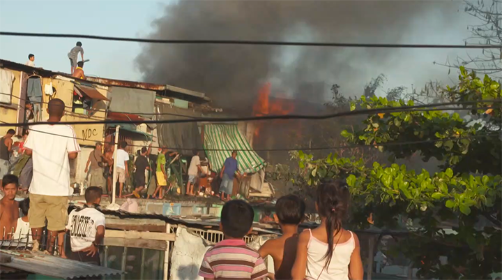 Sin techo en Manila: la historia de los que viven en los cementerios