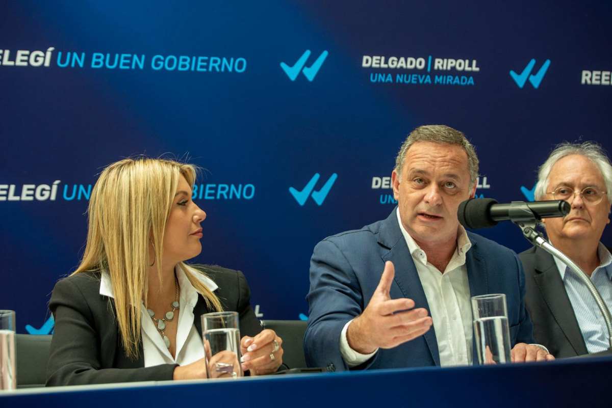 Álvaro Delgado presenta plan de 200 millones de dólares para primeras infancias