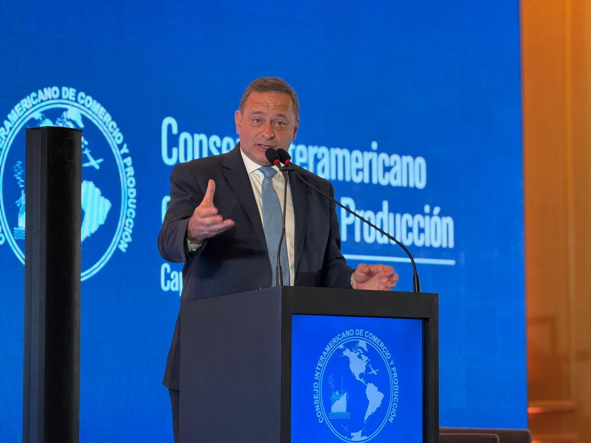 Álvaro Delgado en el evento organizado por CICYPAR en Buenos Aires