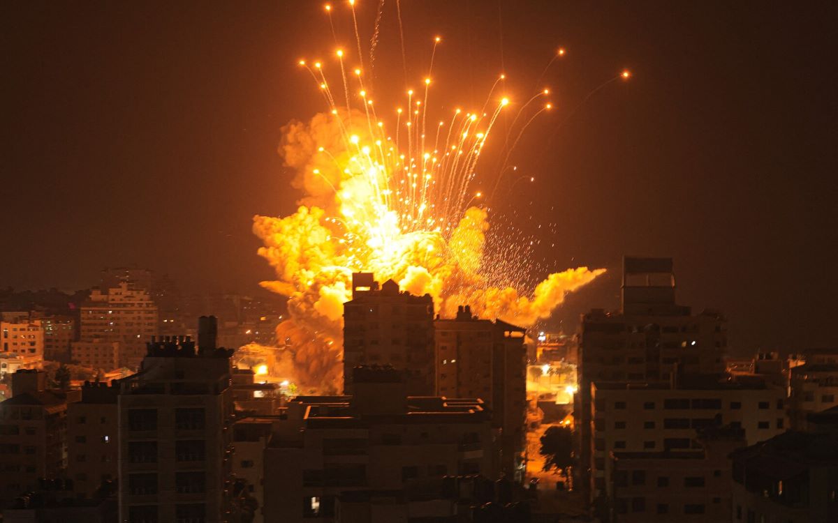 Un bombardeo israelí en Gaza, ocurrido el 5 de octubre pasado, en el que murieron varias personas civiles inocentes. Foto de la agencia palestina WAFA