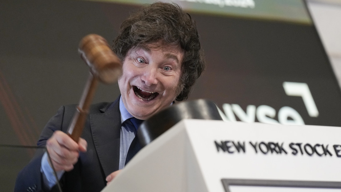 Javier Milei inaugurando sesiones en Wall Street en su más reciente visita a Nueva York (Foto: Seth Wenig / AP) 