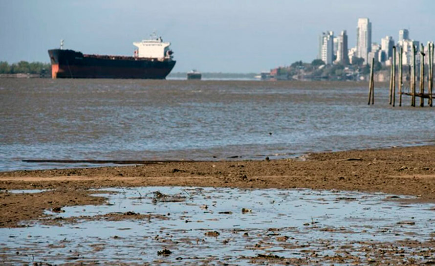 El río Paraná, Cuando se considera su extensión total hasta la desembocadura del Río de la Plata, en la ciudad de Buenos Aires, es el octavo mayor río del mundo en extensión – 4.880 kilómetros – y el más largo de Sudamérica, después del Río Amazonas.