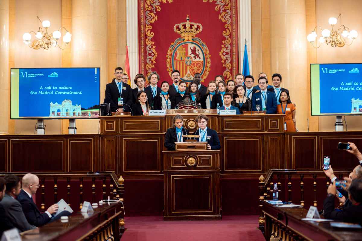 La VI Cumbre Transatlántica contra el aborto se realizó en el Senado de España, desatando críticas por sus tintes ultraderechistas y neofascistas