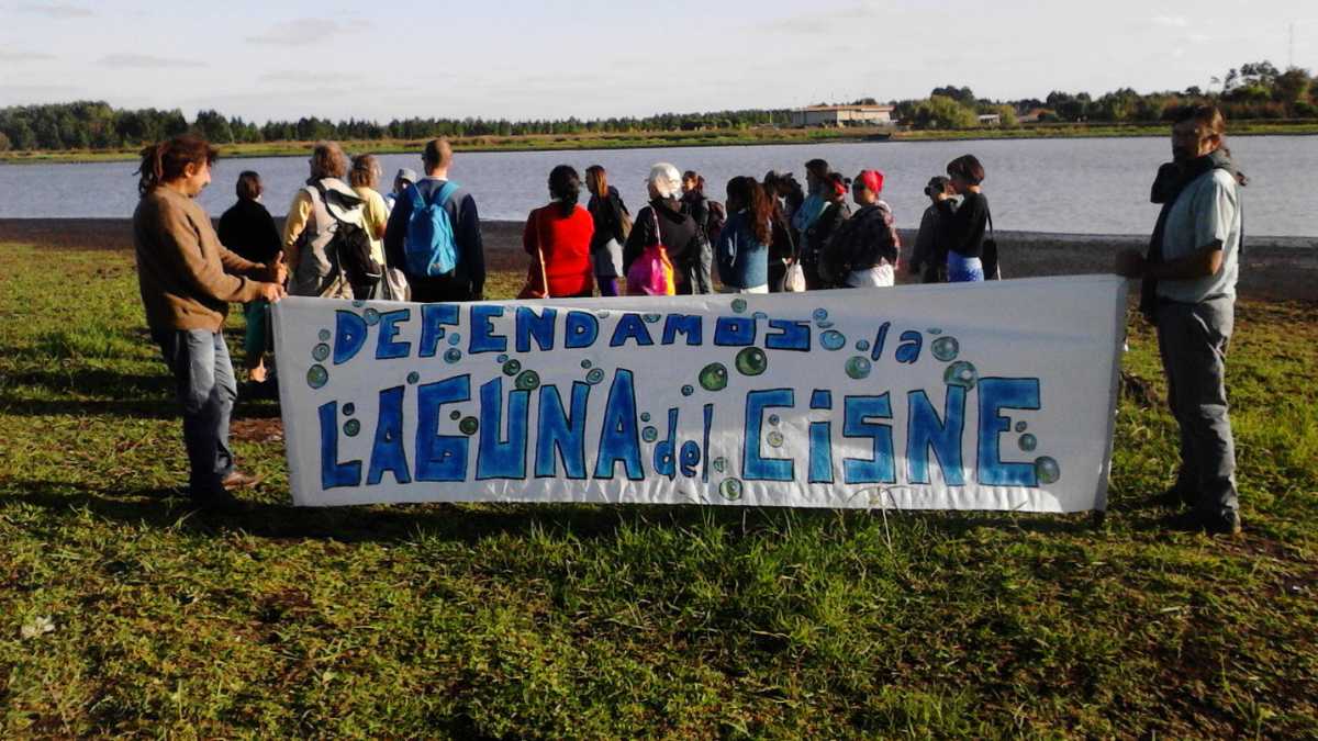 Vecinos alertan del riesgo de construir alrededor de la Laguna del Cisne 