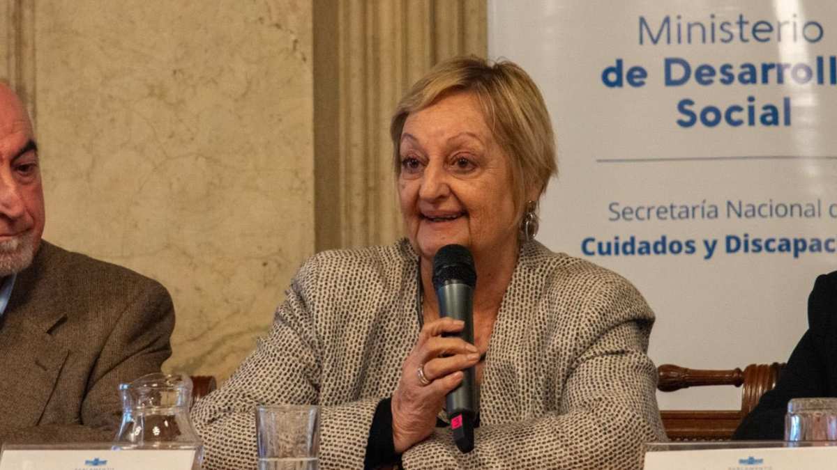 Liliam Kechichian tiene experiencia parlamentaria y ministerial en gobiernos del Frente Amplio